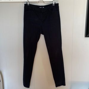 Black stretch pixie pant 💛